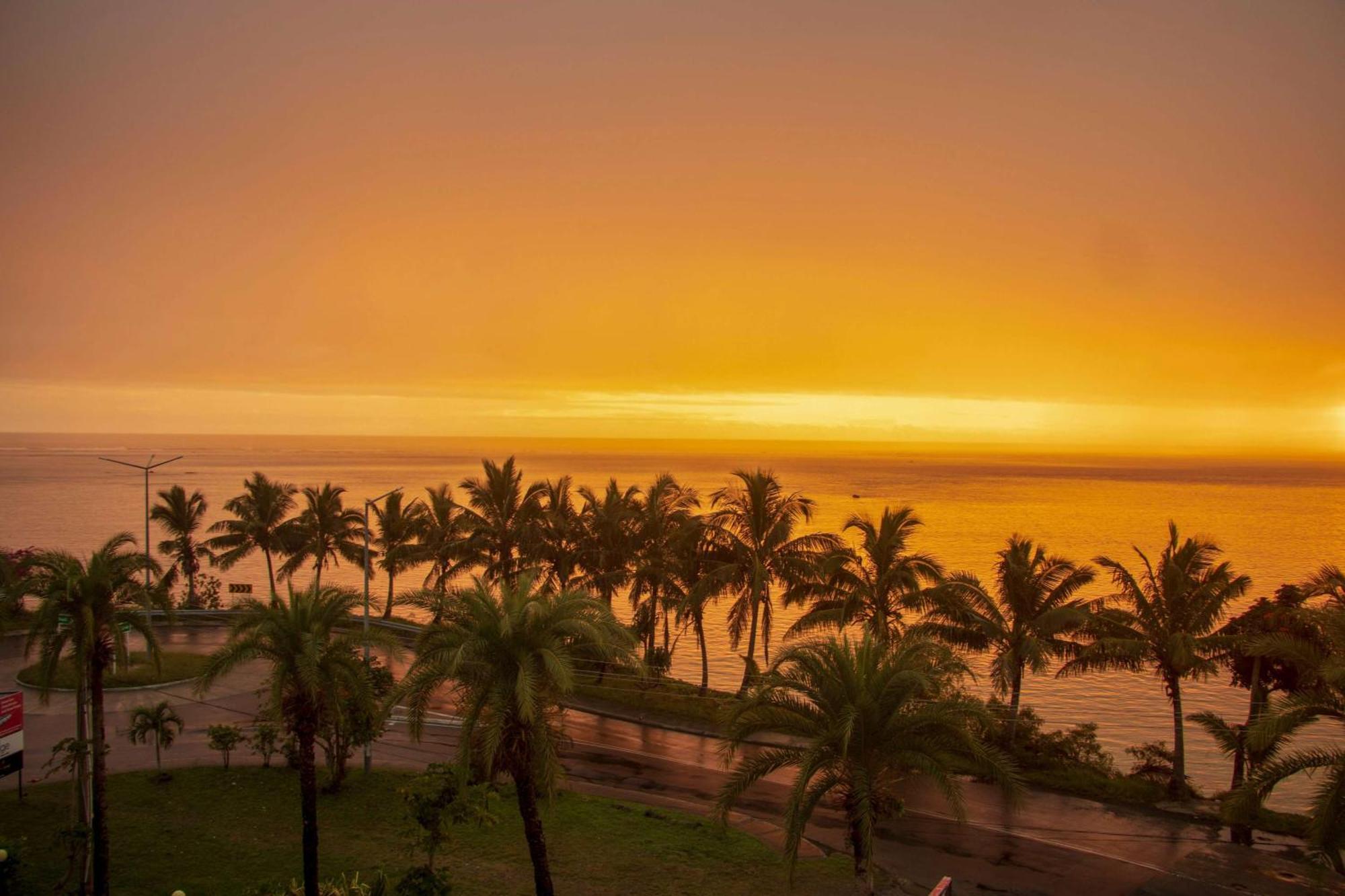 Ramada Suites By Wyndham Seafront Coral Coast Korotogo Exterior foto